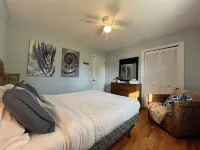 Hampstead 3 bedroom house close to Wilmington: 2 living rooms and Fenced in Yard