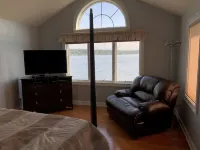 Beautiful Saratoga Lake waterfront Townhouse + Community Amenities