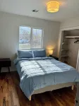 Pet & family friendly 3bd house, central location, fenced yard.