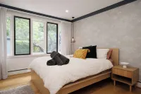 Alf and Lisa's Luxury Glebe House - 2BR, 2BA With Free Lockup Parking Hotels in Glebe