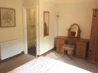 Traditional Grade 2 Listed Cottage. Quiet Area of Central Windermere. Log Stove