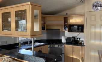 Immaculate 2-Bed Static Caravan at Monrieth