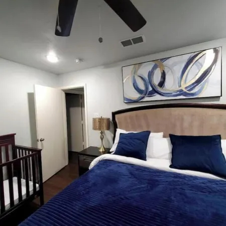 SUPERHOST/Luxury Duplex; Crib; AT&T Stadium/6 Flags< 3 miles
