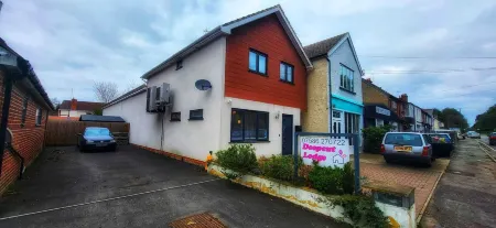 Deepcut Lodge Bed & Breakfast Self Service Отели в г. Запад Энд