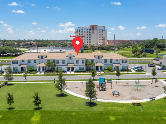 Ravishing Four Bd w Pool Close to Disney 4947