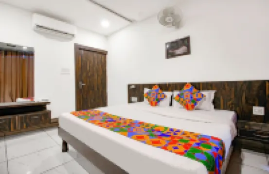 FabHotel HTC Hotels near Taj-ul-Masjid