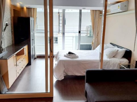 6ดี - อพาร์ตเมนต์ใจกลางเมืองแบบ 3 ห้องนอน พร้อมสระว่ายน้ำส่วนกลาง