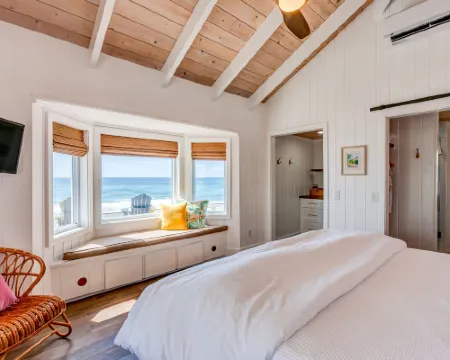 Elbow Reef Hotels in Elbow Cay