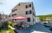 Apartments Tamarix Hotels in Starigrad