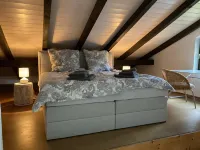 Spacious vacation apartment on Lake Starnberg Hotel dekat Gourmet-Wanderung am Starnberger See