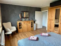 Pet-friendly vacation apartment in the Wesergergland, directly on the Weser cycle path Hotels in Beverungen