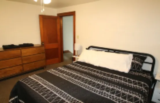 Charming 3-bedroom house with WiFi and AC in Athens