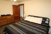 Charming 3-bedroom house with WiFi and AC in Athens