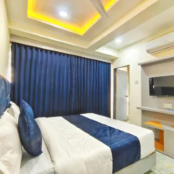 Hotel Krishna Park Hotels near British Council Library
