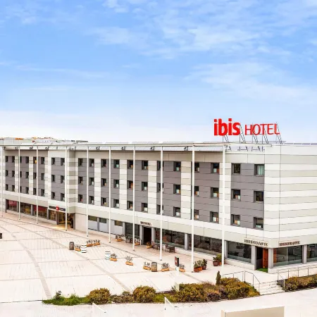 Ibis Madrid Alcobendas Отели рядом с достопримечательностью «Станция метро Montecarmelo»