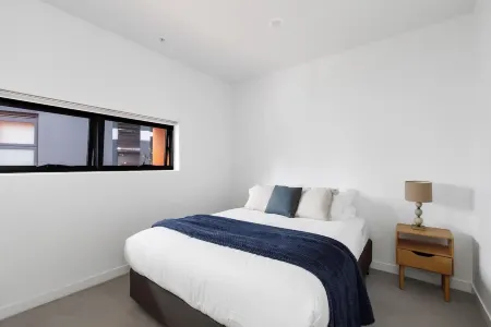 A 3BR Apt Next to Melbourne Zoo, FREE Parking Отели рядом с достопримечательностью «Университет Мельбурн»