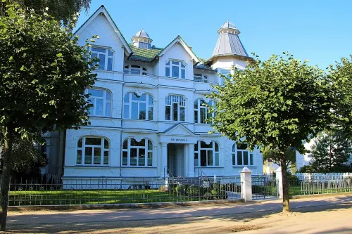 Apartment directly on the promenade, 1st row, parking lot included, 80m to the Baltic Sea
