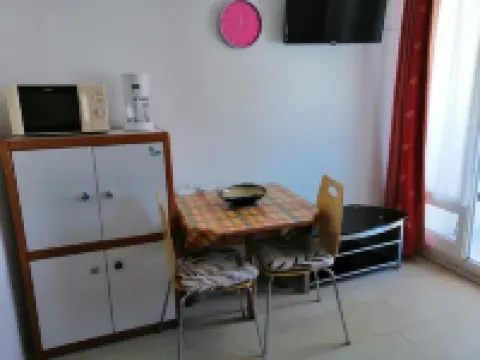 Studios Curistes 4 ème étage avec Balcon, ascenceur et parking Lamalou les Bains Hotels in Lamalou-les-Bains