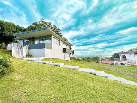 EpicView Casita - King Bed & Queen Bed - AC - High Speed WiFi - 65" Smart TV