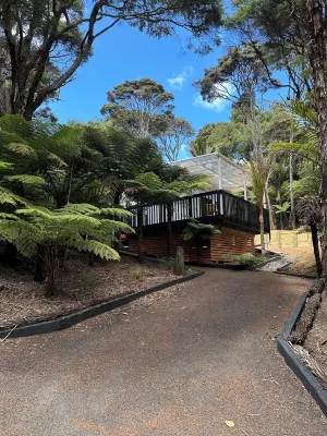 Bush & Beach Bliss: Private Self Contained Unit - Te Huia Haven Hotels in 