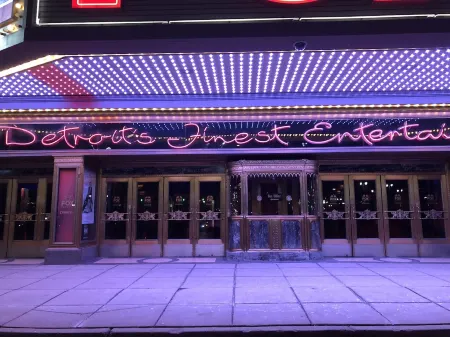 Cozy 2 bedroom home in North Corktown with a yoga zen space Отели рядом с достопримечательностью «African Bead Museum»