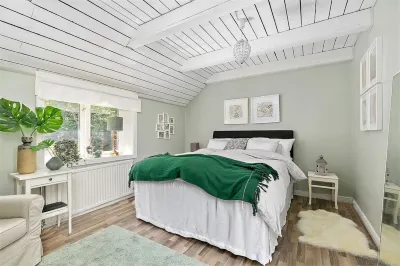 100 year old villa close to nature & lake