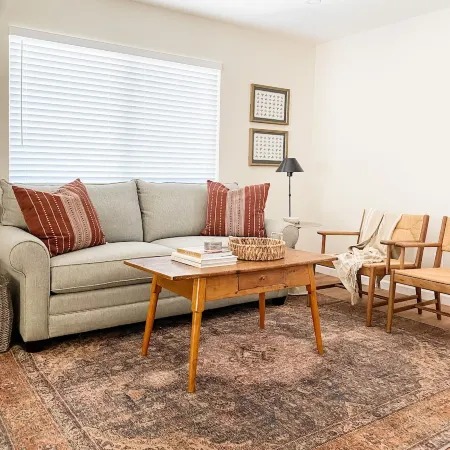 Near Downtown, Convenient to Restaurants, 2 Cruiser Bikes To Explore With!
