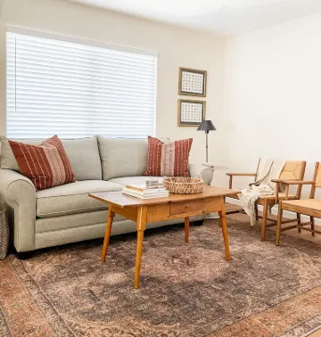 Near Downtown, Convenient to Restaurants, 2 Cruiser Bikes To Explore With!