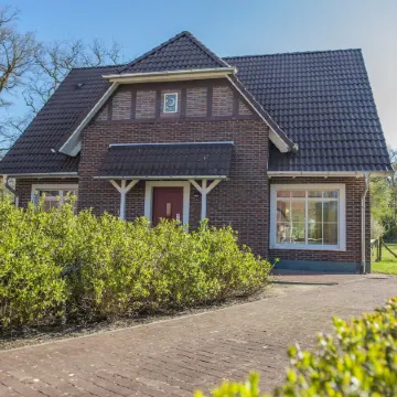 Villa with Garden Escape