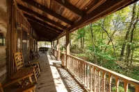 Modern Cabin With Pool Near Nashville! - 4-Star