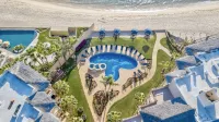 Beachfront condo at the Rock. Surfers, beach lovers paradise.