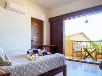 Casa Hermoso Cariño: Madrona Bungalow Hotels in Troncones