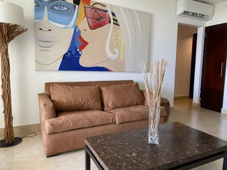 2bd/2ba Ocean View Beach Condo - Resort Style Residence