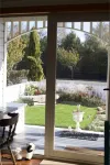 Delightful home away from home...comfortable, warm and beautiful gardens. Hotels in Rolleston