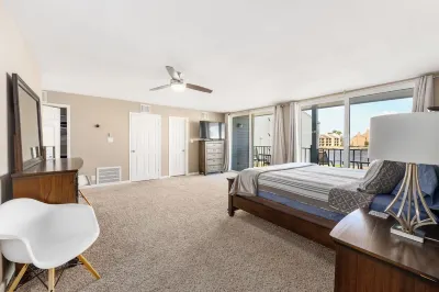 Lakefront Escape with a View! Your Lake Conroe Vacation Starts Here Hotels near Lake Conroe