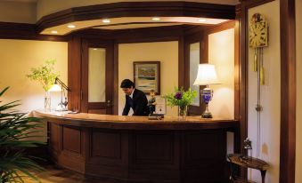 Hotel la Neige Higashikan