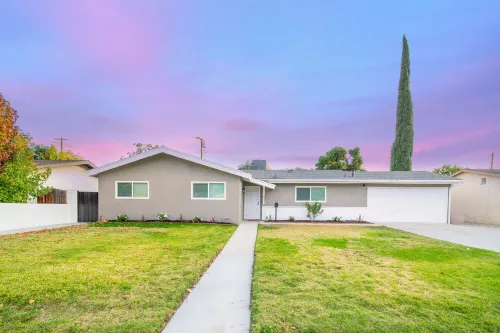 Great getaway close to Castaic Lake, Six Flags.