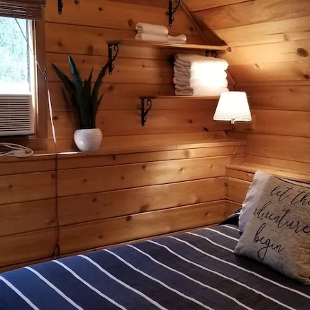 Amazing views of Lake Chelan! Unique "Treehouse" cabin with 2 bedrooms & 1 bath