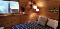 Amazing views of Lake Chelan! Unique "Treehouse" cabin with 2 bedrooms & 1 bath