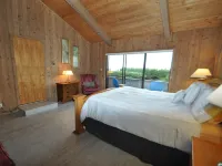 Bodega Bay Gem: 180° Ocean Views, Hot Tub, Man Cave & Family Vibes – Sleeps 12 Hotels in Bodega Bay