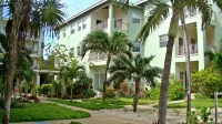 Two Bedroom Ground Floor Ocean View Condo - Gold Standard Approved Hotels in 