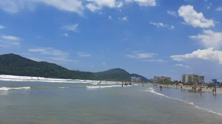 Great location! House 5 minutes walk from Praia da Enseada. We accept pets!!