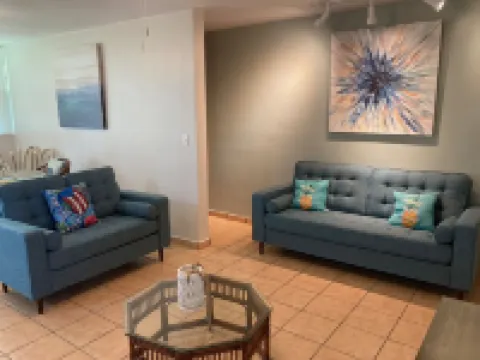 Puerto Salinas 3 bdrm fully air conditioned garden apartment, WiFi, 2 parkings