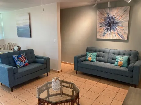 Puerto Salinas 3 bdrm fully air conditioned garden apartment, WiFi, 2 parkings