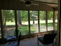 Little Getaway Paradise on the Golf Course w/Resort Amenities! Hotels in Holly Lake Ranch