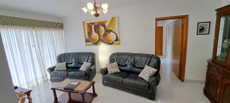 Isabel Dream V, à Mercês 5 km de Sintra, à 200m de la Gare de Mercês Отели в г. Алгейран — Мен-Мартинш