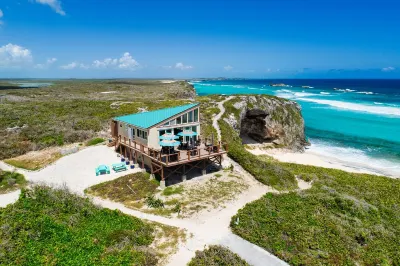 Dragon View  Cottage  for 2  | Dragon  Cay Resort, Mudjin Harbour