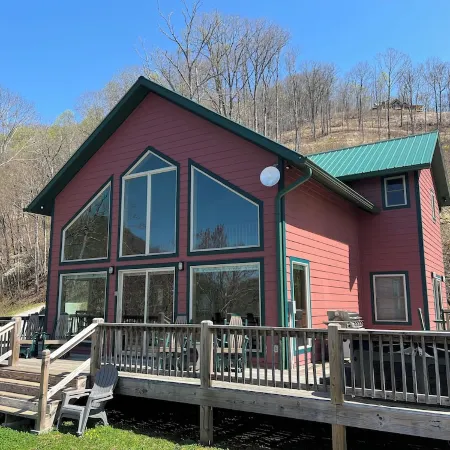 Spectacular Mountain Views w/Pool table and Fire pit!