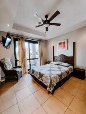Condo Yuli, Oceanfront on Jaco Beach