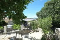 Romantic old town house with patio, private pool and free Wi-Fi